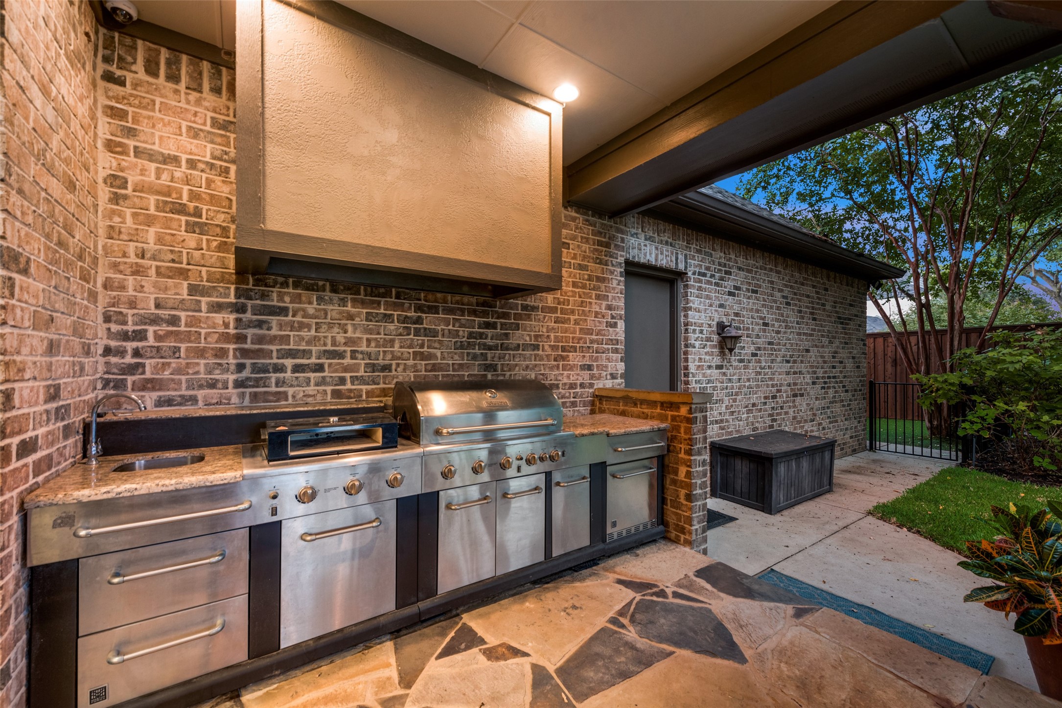 10264 Sherbrook Lane Dallas TX 75229