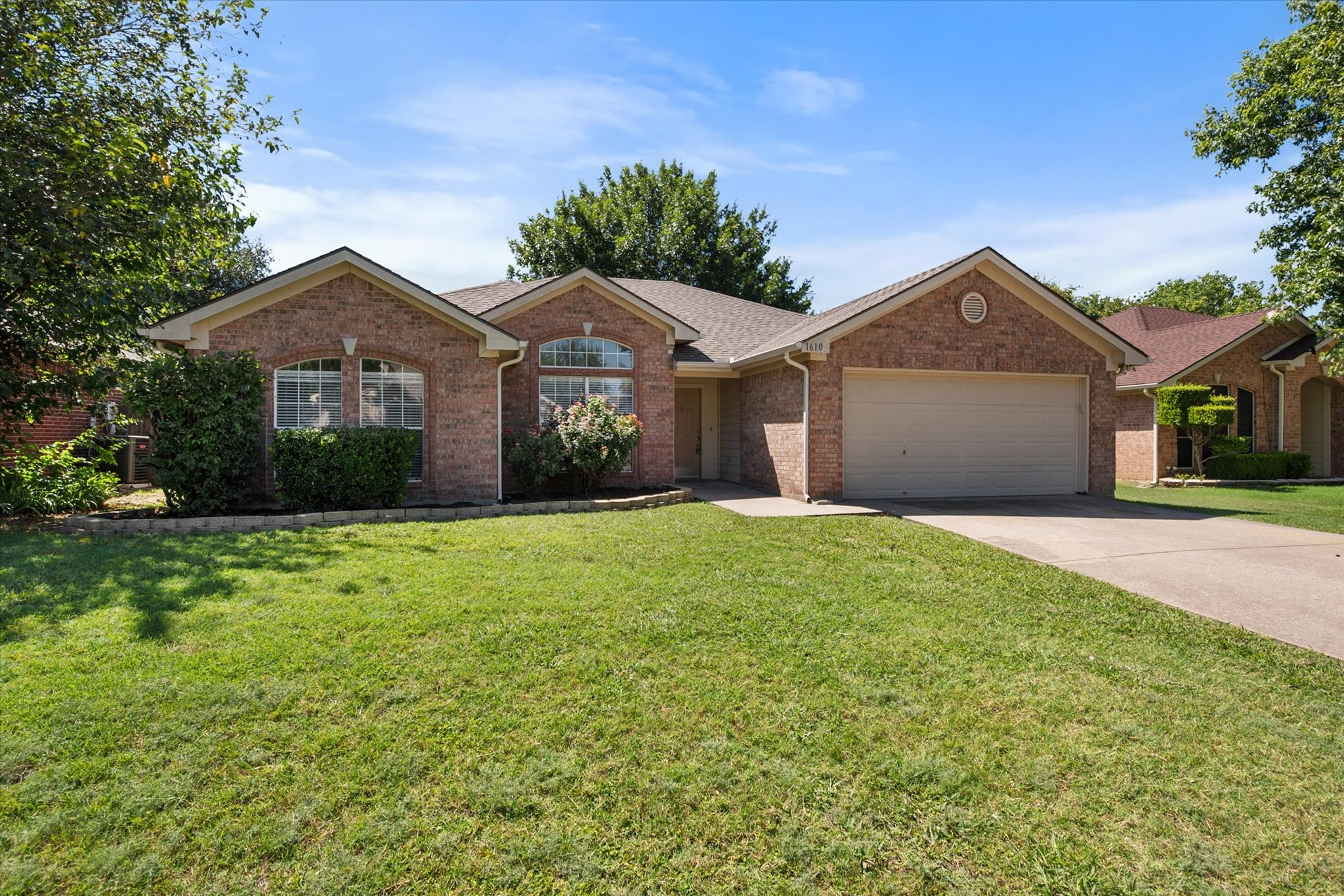 1610 Crestmeadow Lane Mansfield TX 76063
