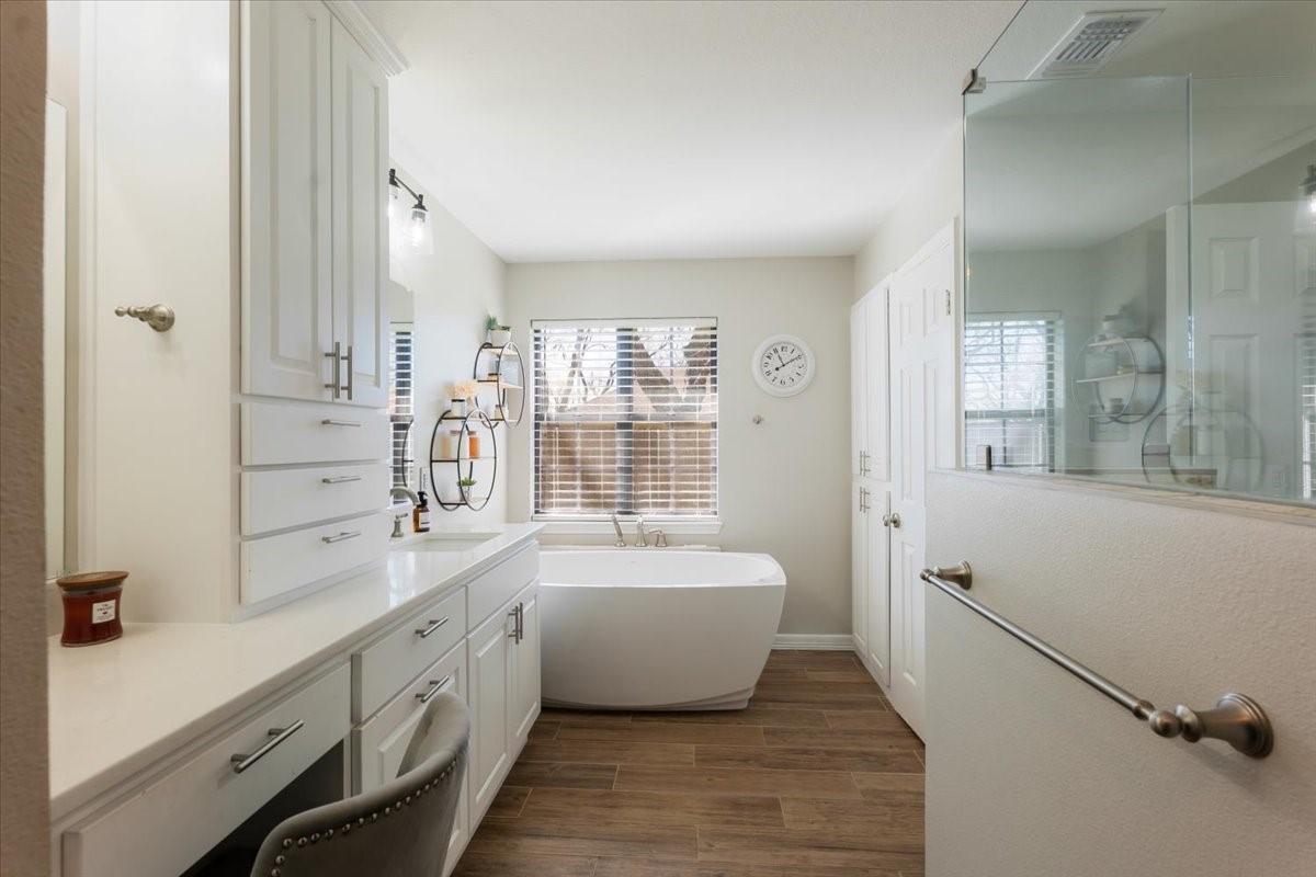 6105 Bontura Court Granbury TX 76049