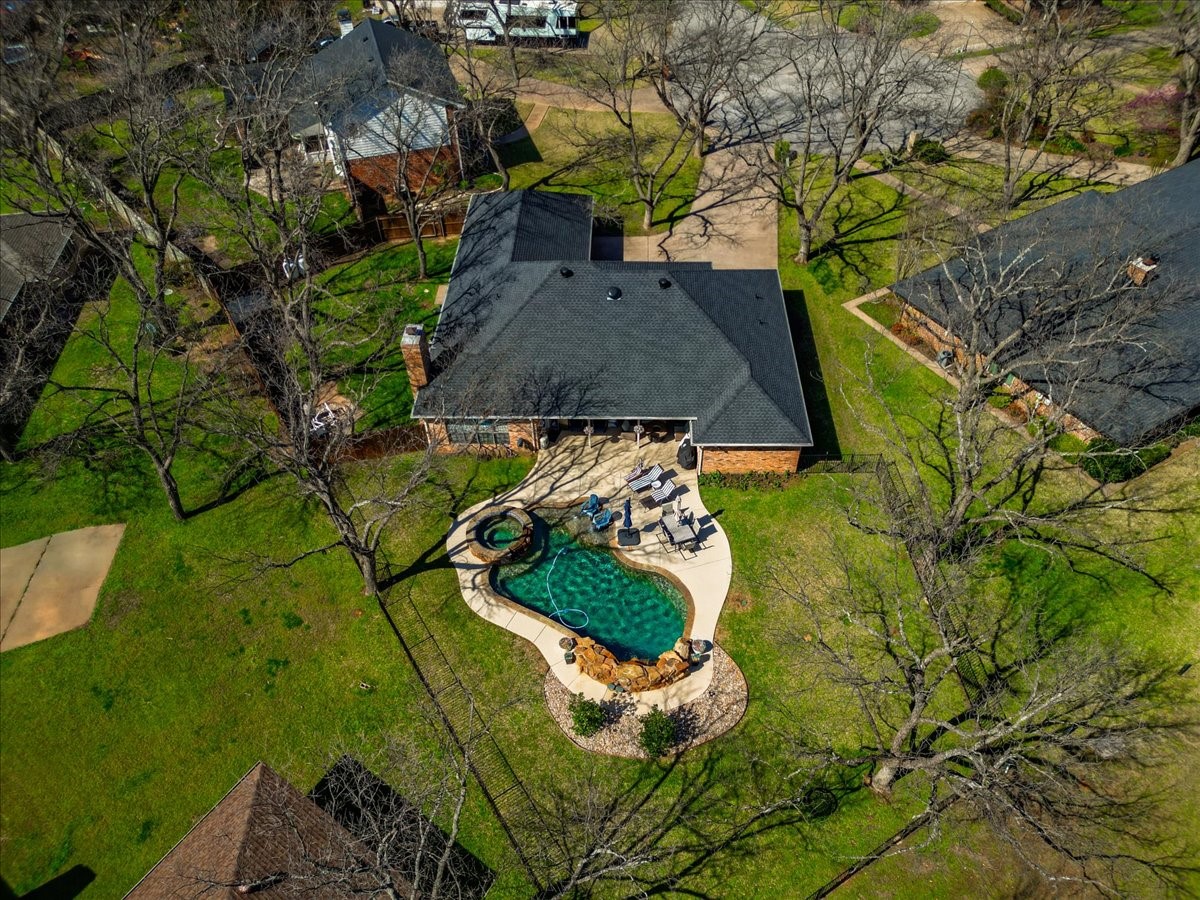6105 Bontura Court Granbury TX 76049