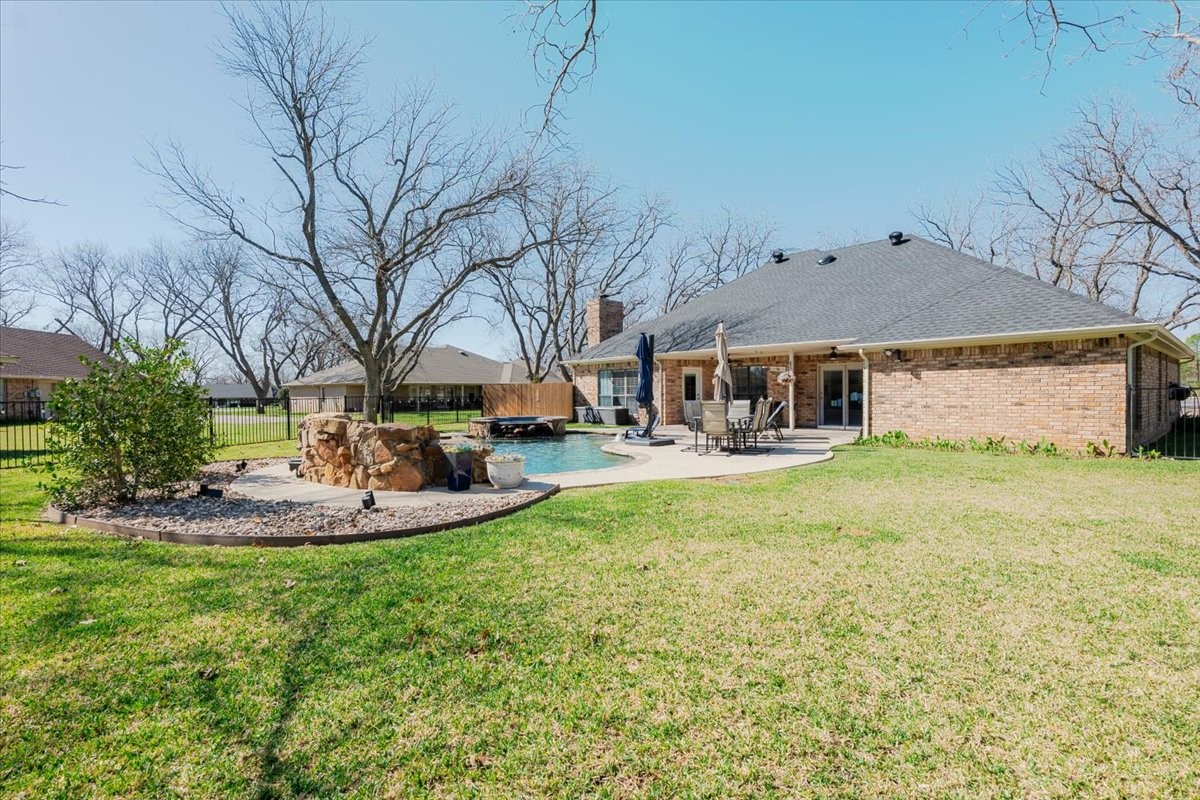 6105 Bontura Court Granbury TX 76049