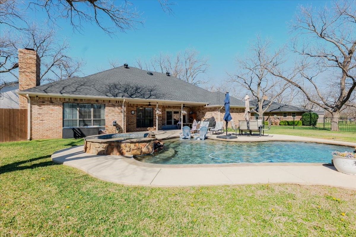 6105 Bontura Court Granbury TX 76049