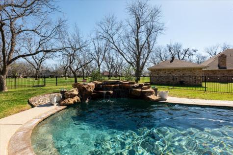 6105 Bontura Court Granbury TX 76049