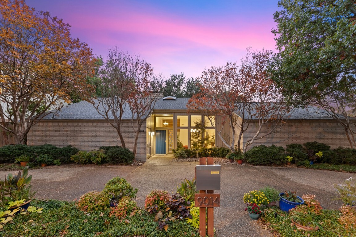 9014 Oakpath Lane Dallas TX 75243