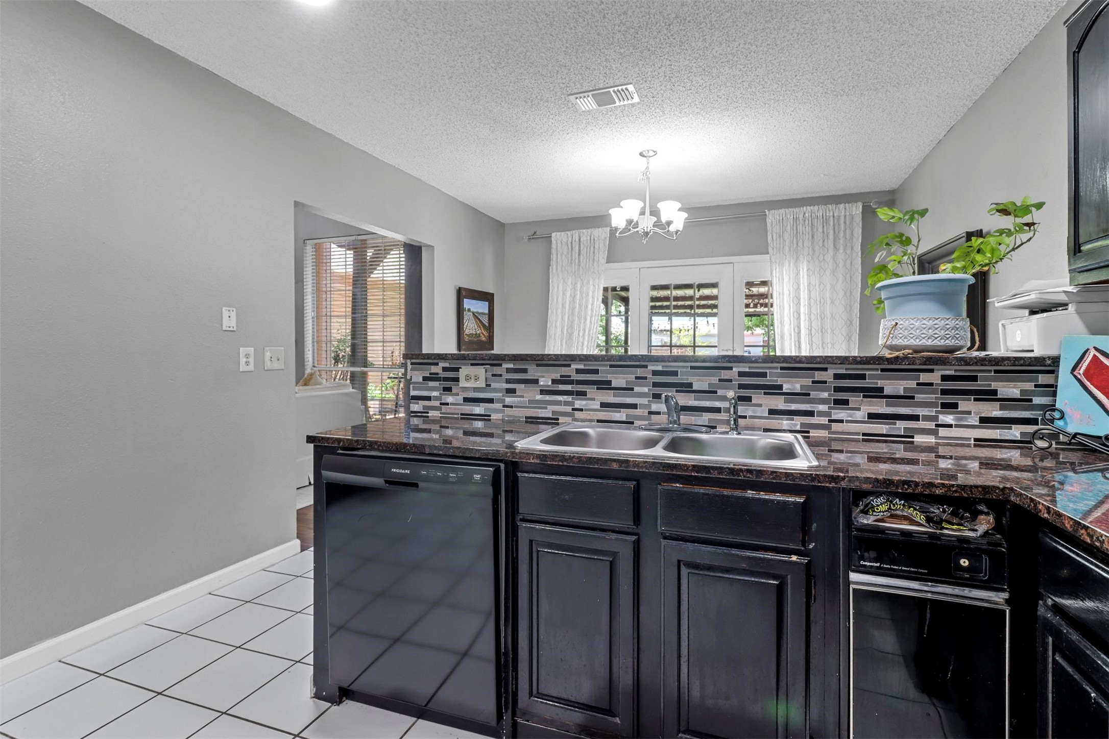 2113 Lavaca Trail Carrollton TX 75010