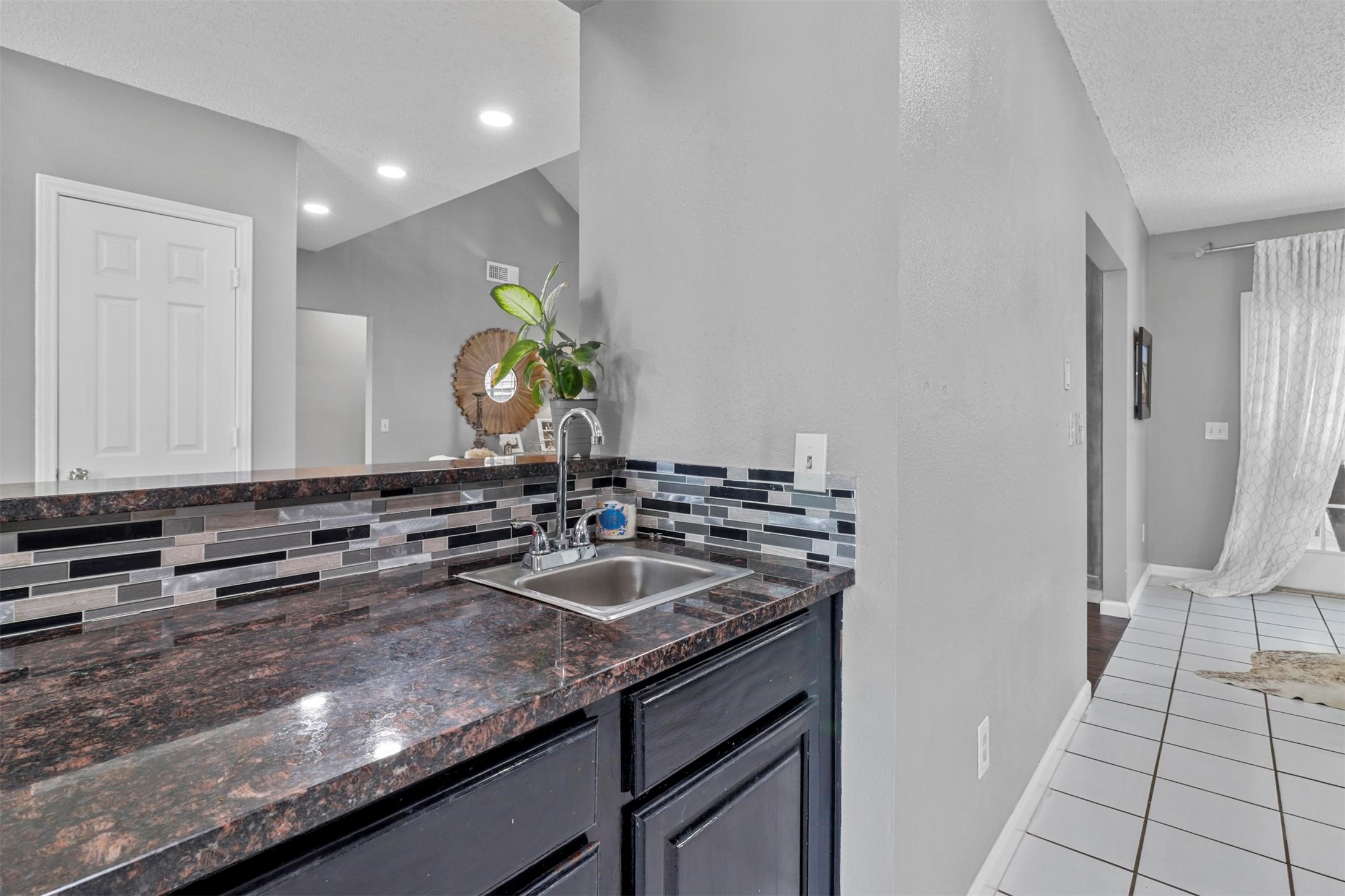 2113 Lavaca Trail Carrollton TX 75010