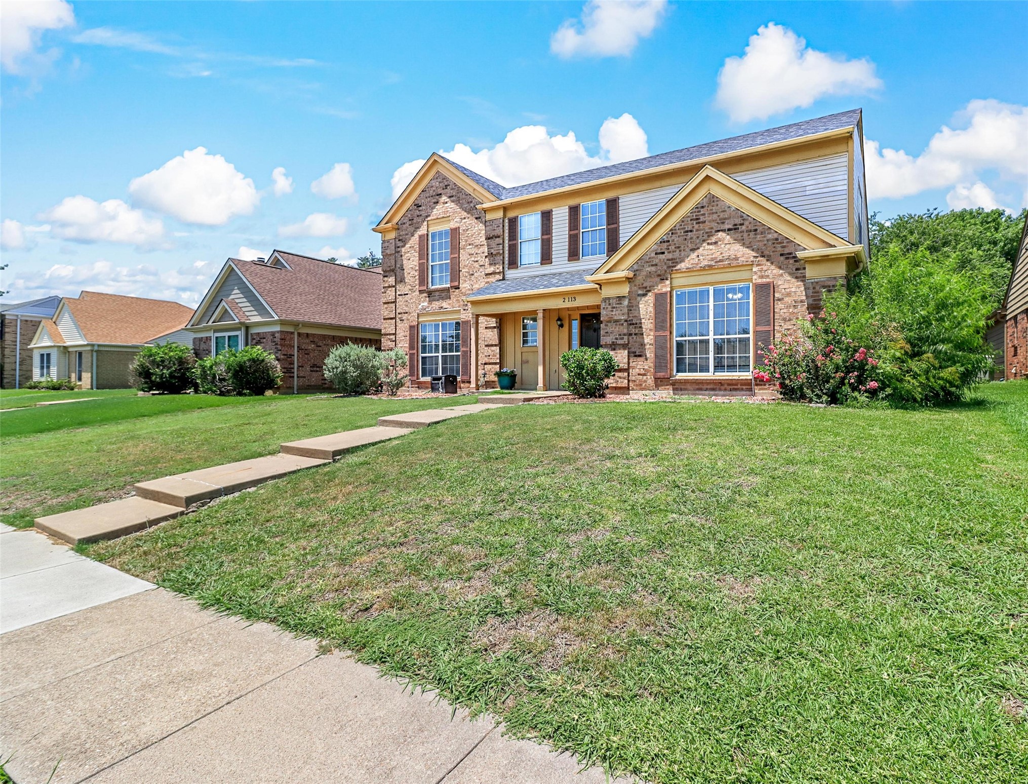 2113 Lavaca Trail Carrollton TX 75010
