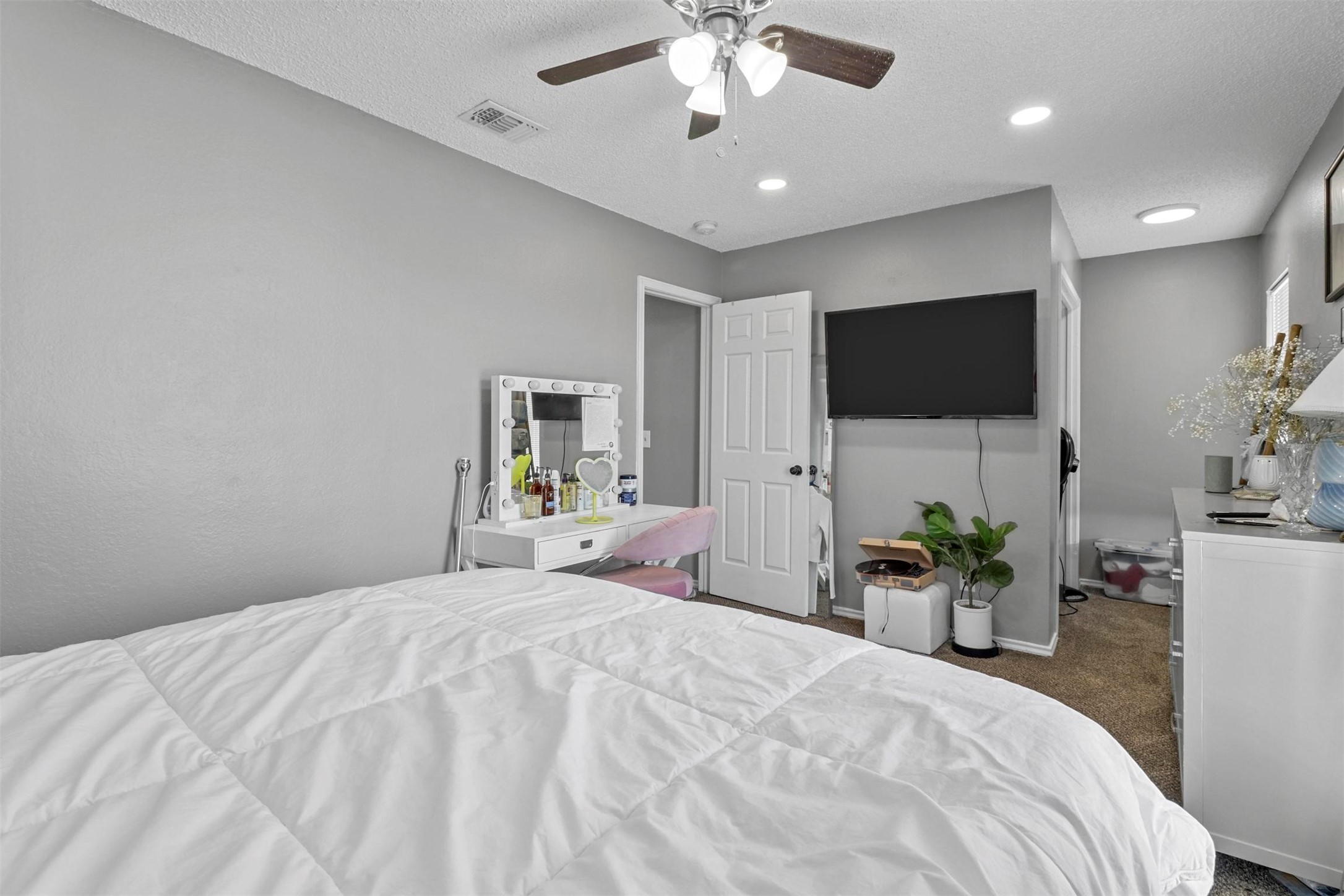 2113 Lavaca Trail Carrollton TX 75010