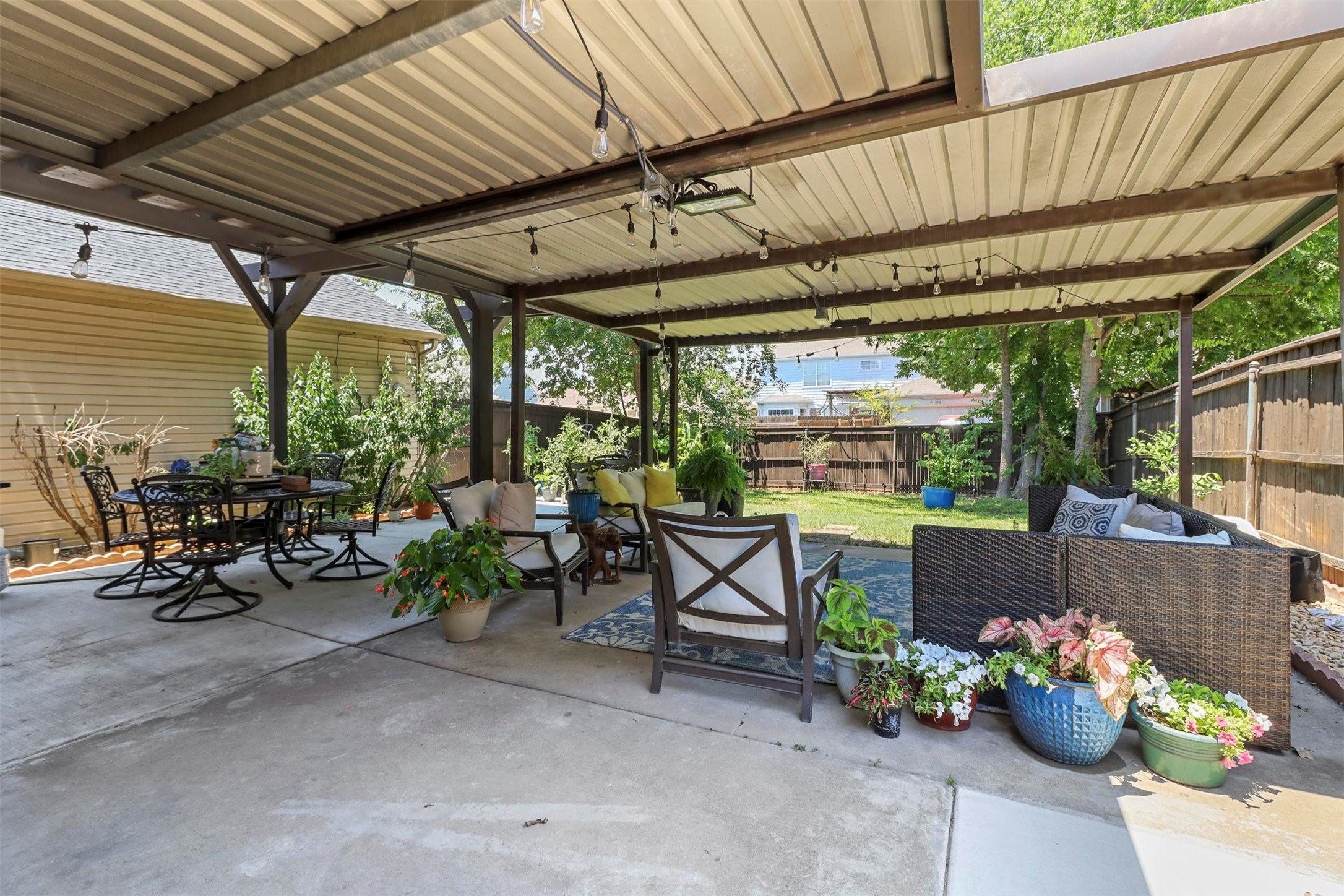 2113 Lavaca Trail Carrollton TX 75010
