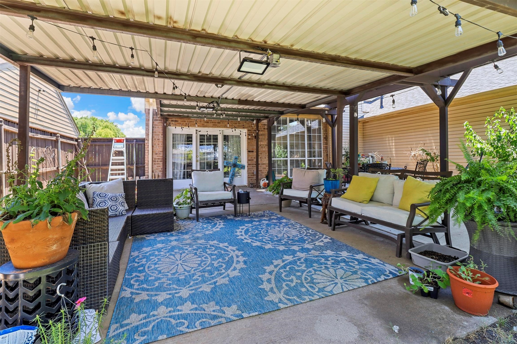 2113 Lavaca Trail Carrollton TX 75010