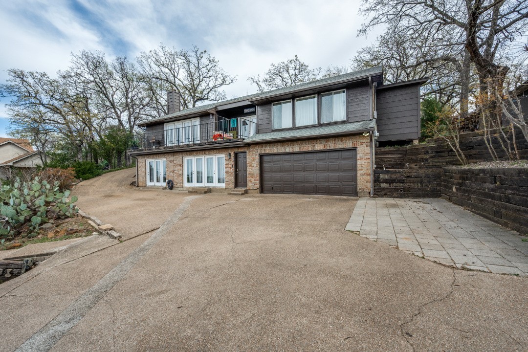 1801 Old Oak Drive Arlington TX 76012