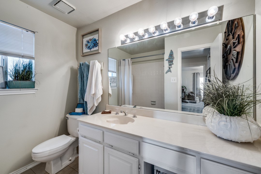 1801 Old Oak Drive Arlington TX 76012