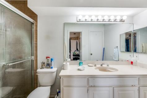 1801 Old Oak Drive Arlington TX 76012