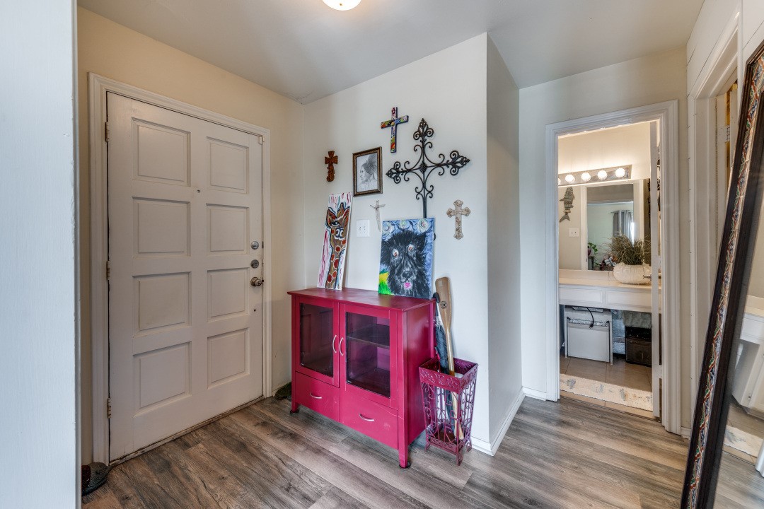 1801 Old Oak Drive Arlington TX 76012