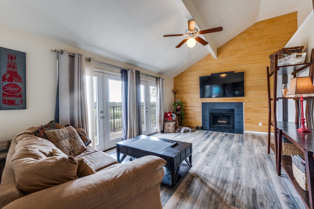 1801 Old Oak Drive Arlington TX 76012