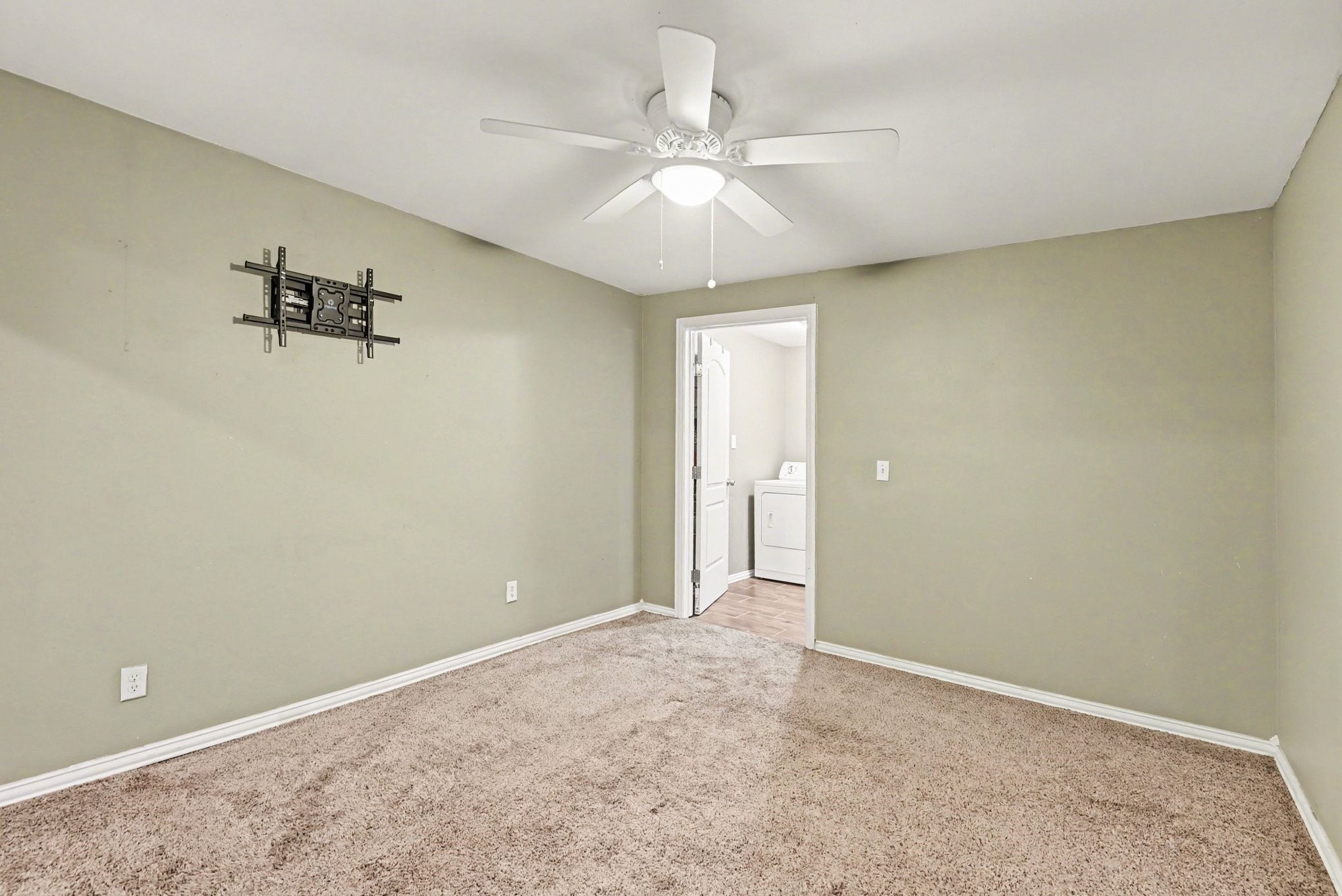 108 N Cherry Lane Granbury TX 76048