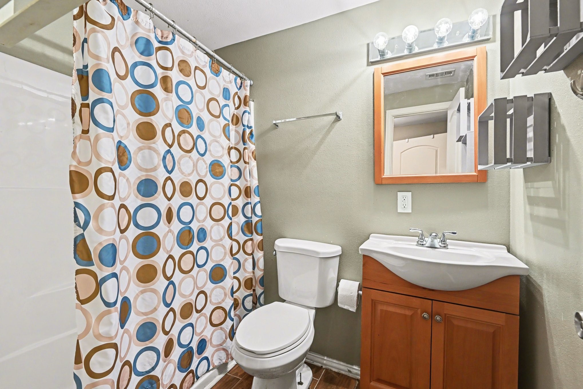 108 N Cherry Lane Granbury TX 76048