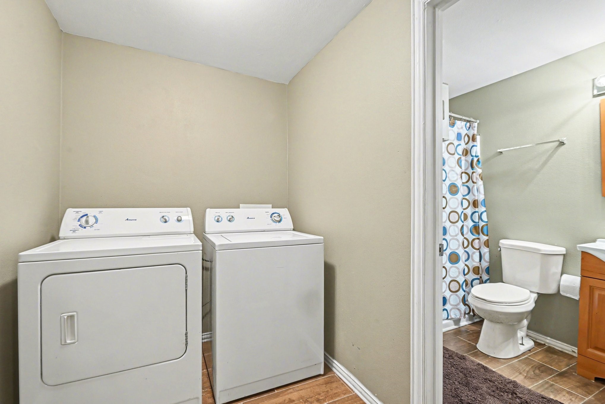 108 N Cherry Lane Granbury TX 76048