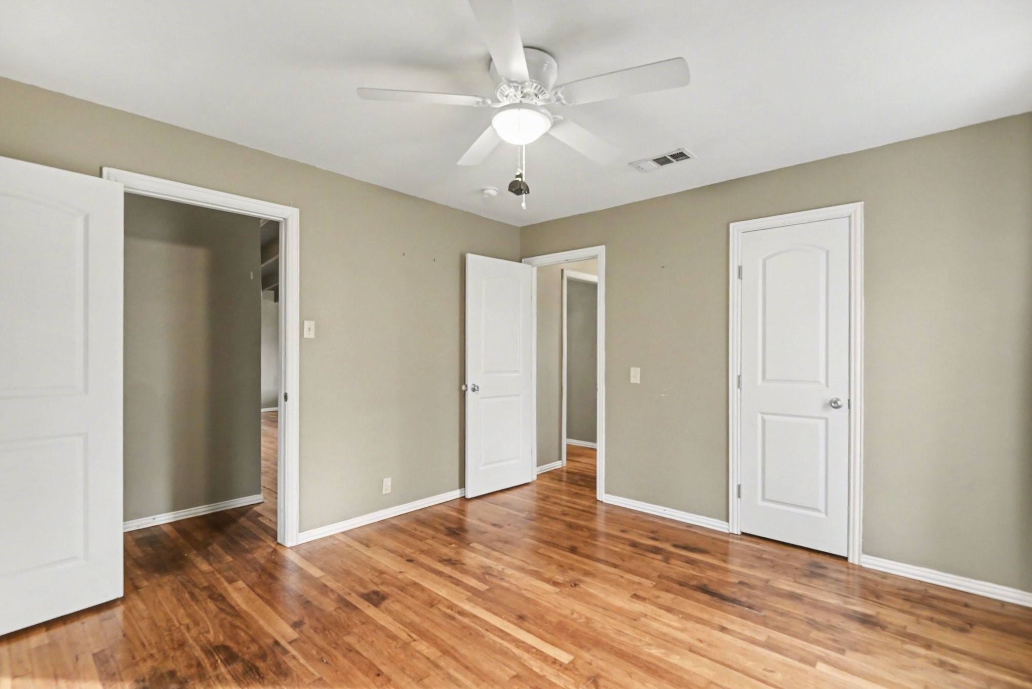 108 N Cherry Lane Granbury TX 76048