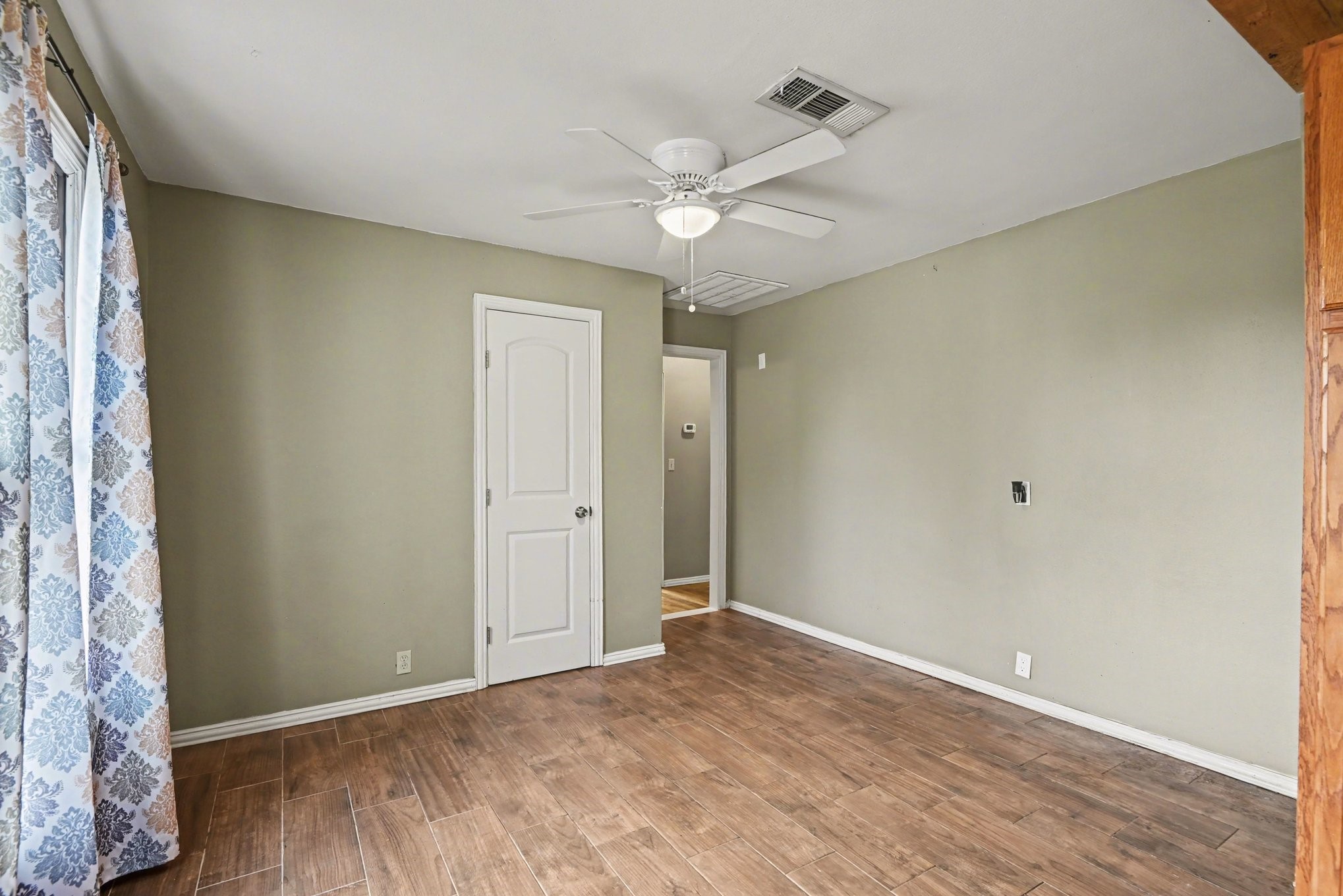 108 N Cherry Lane Granbury TX 76048