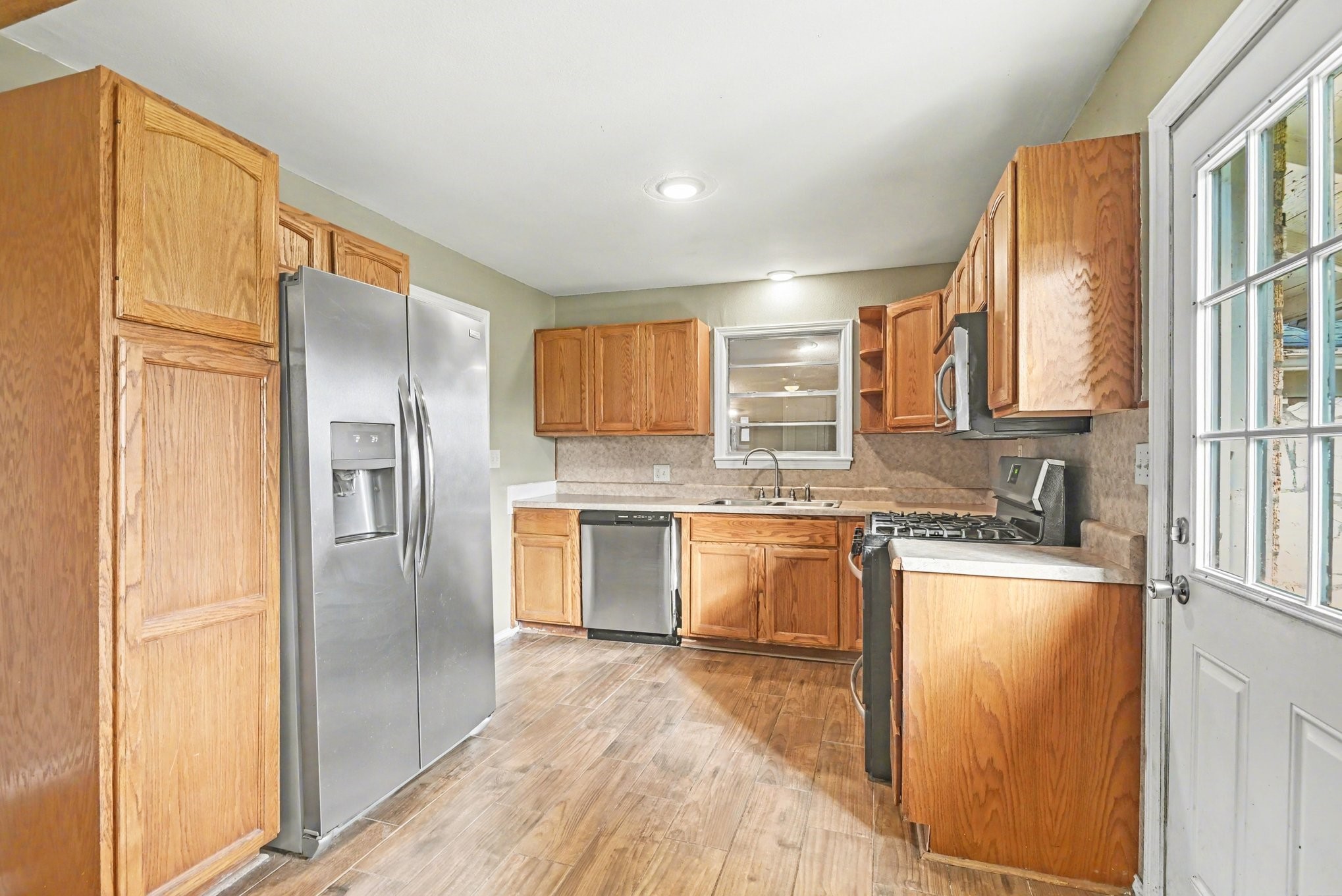 108 N Cherry Lane Granbury TX 76048
