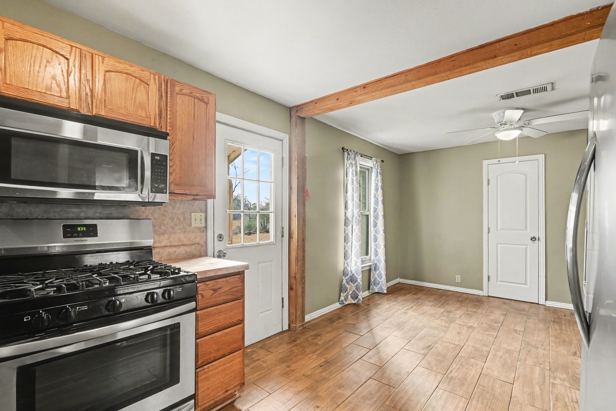 108 N Cherry Lane Granbury TX 76048