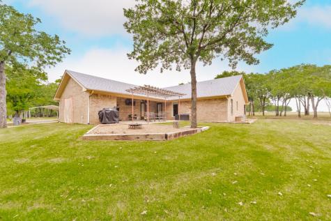 383 Briar Creek Lane Bowie TX 76230
