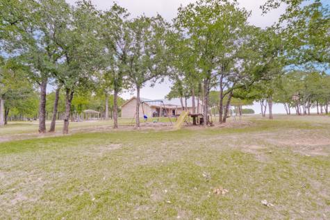 383 Briar Creek Lane Bowie TX 76230