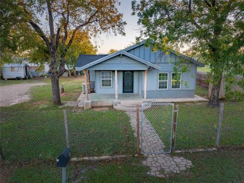 811, 809 W Jeanette Street Breckenridge TX 76424
