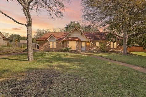 3316 Bobwhite Drive Bedford TX 76021