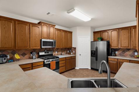221 Villanova Drive Van Alstyne TX 75495