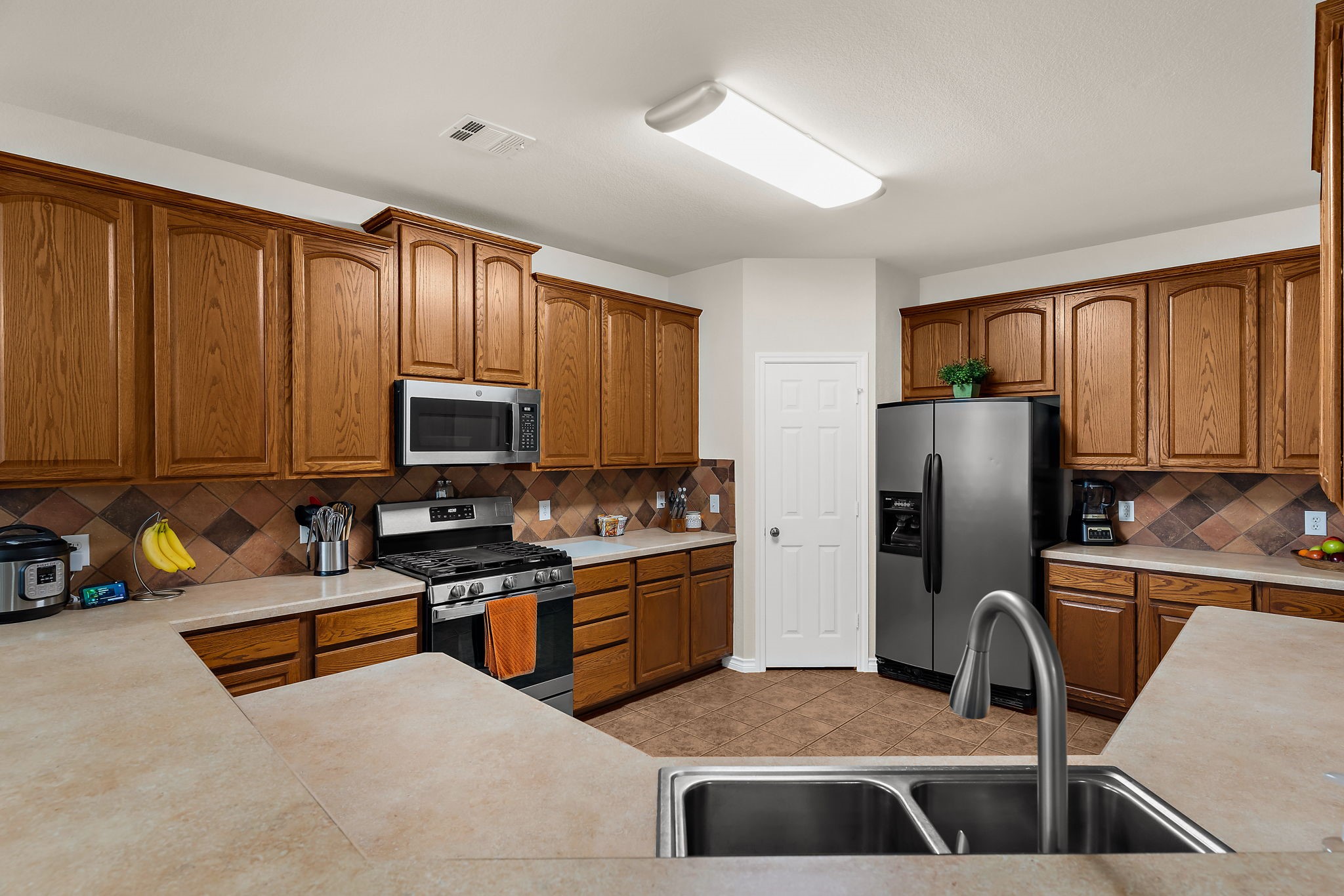 221 Villanova Drive Van Alstyne TX 75495