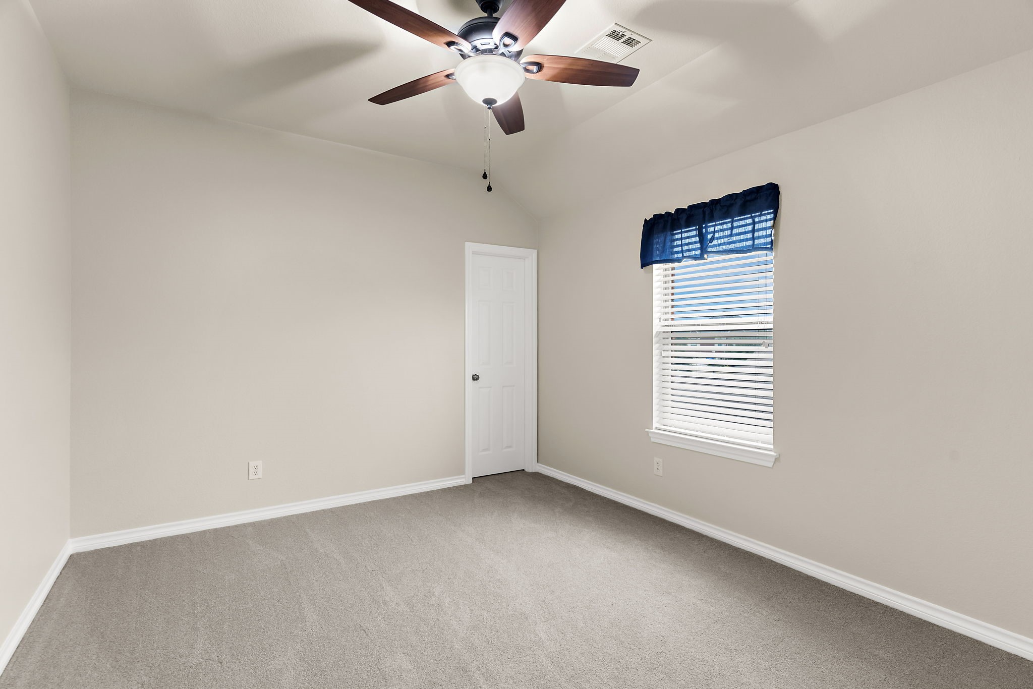 221 Villanova Drive Van Alstyne TX 75495