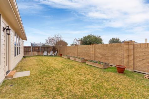 221 Villanova Drive Van Alstyne TX 75495