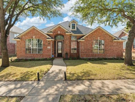 1818 Smoke Tree Trail Garland TX 75040