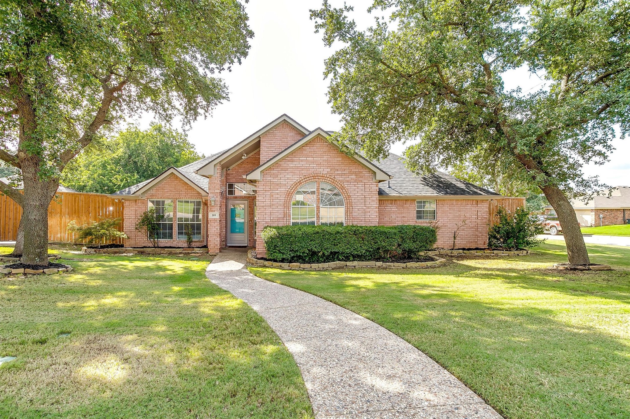 509 Arbor Lawn Drive Burleson TX 76028