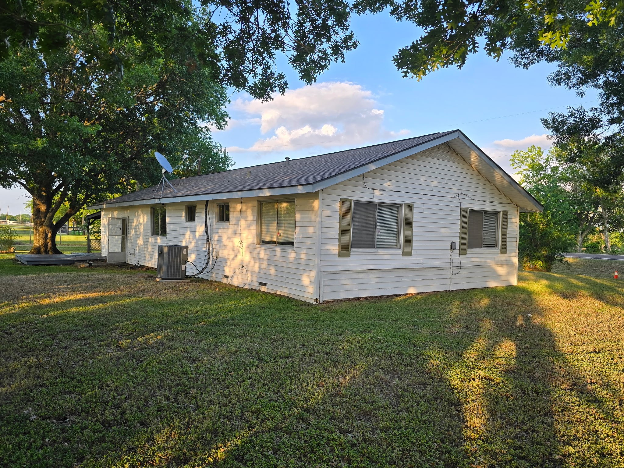 906 W Main Street Richland TX 76681