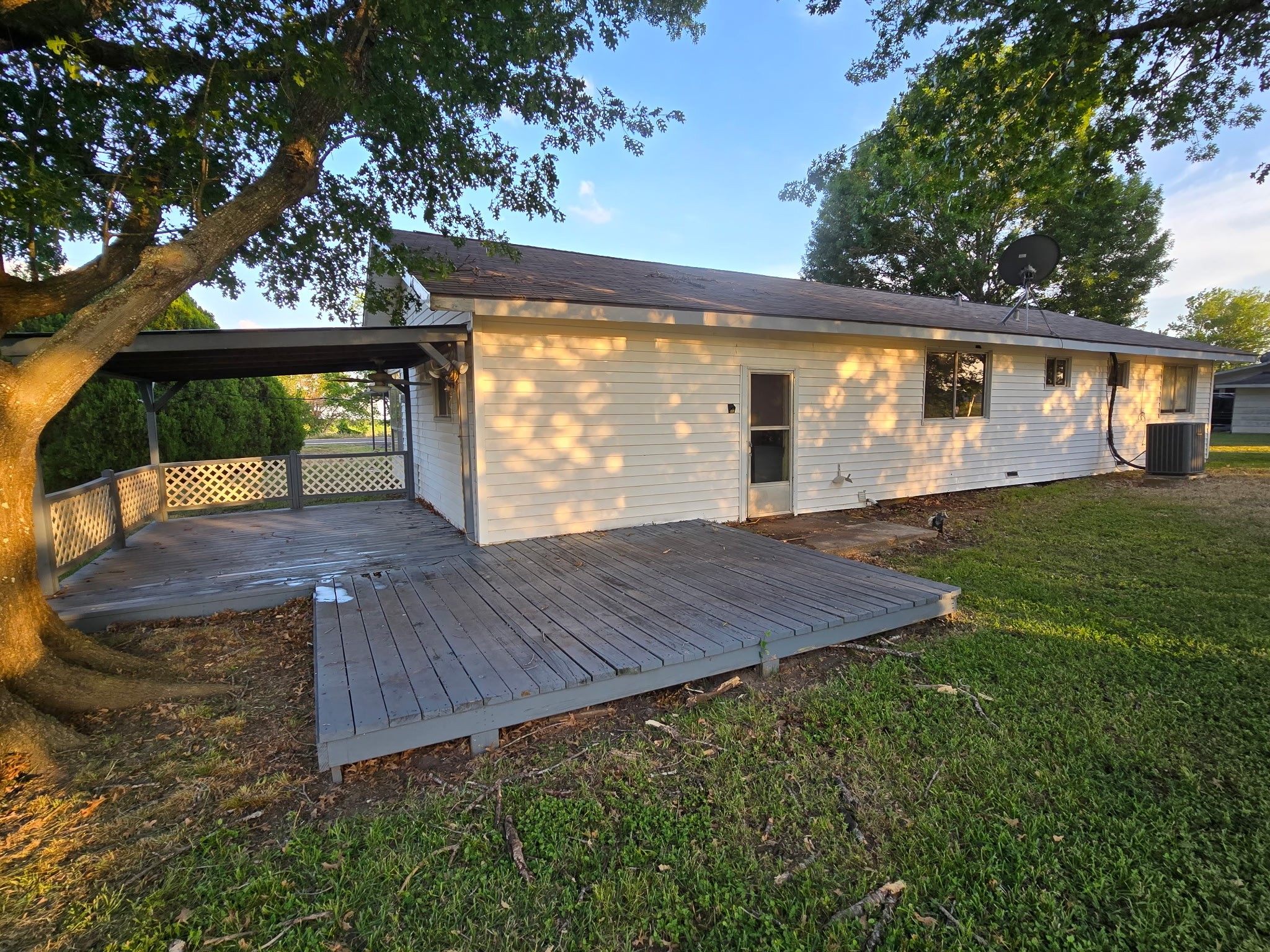 906 W Main Street Richland TX 76681