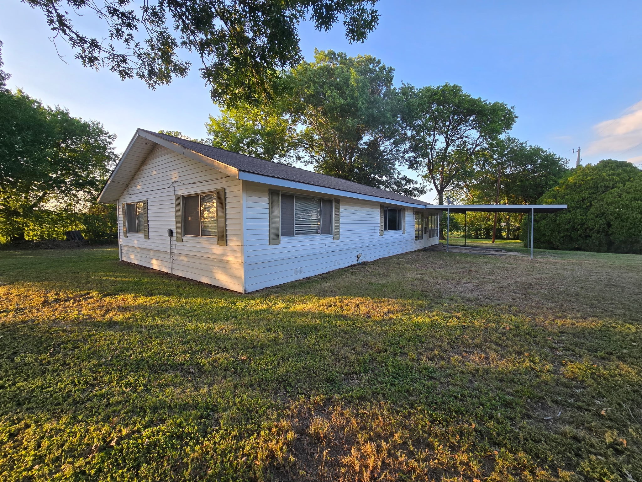 906 W Main Street Richland TX 76681