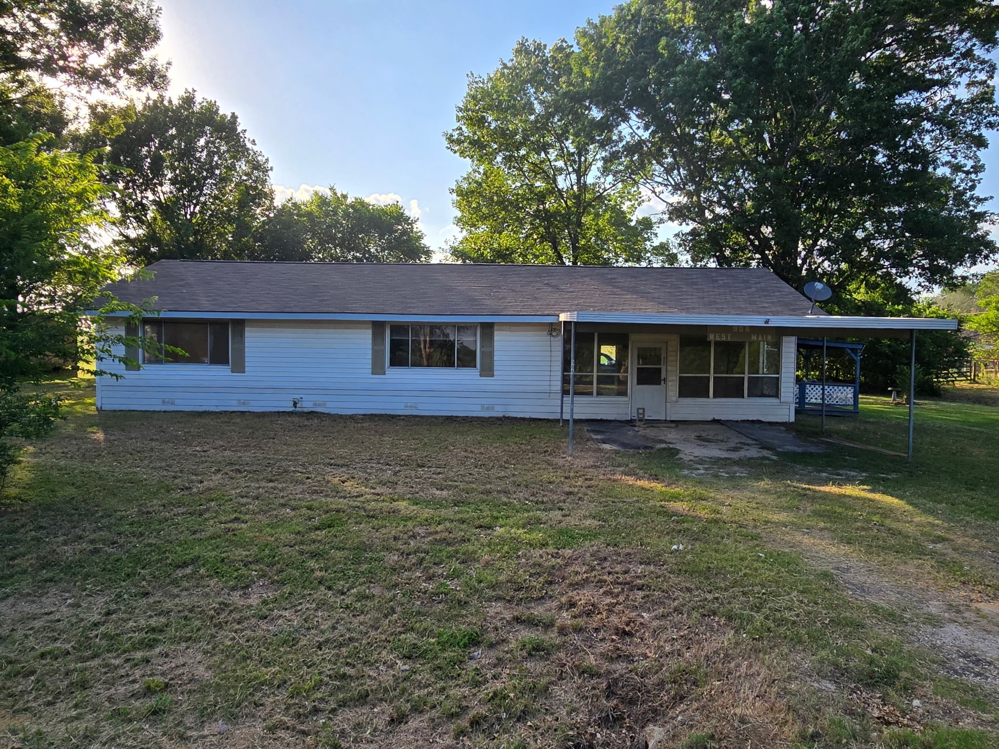 906 W Main Street Richland TX 76681
