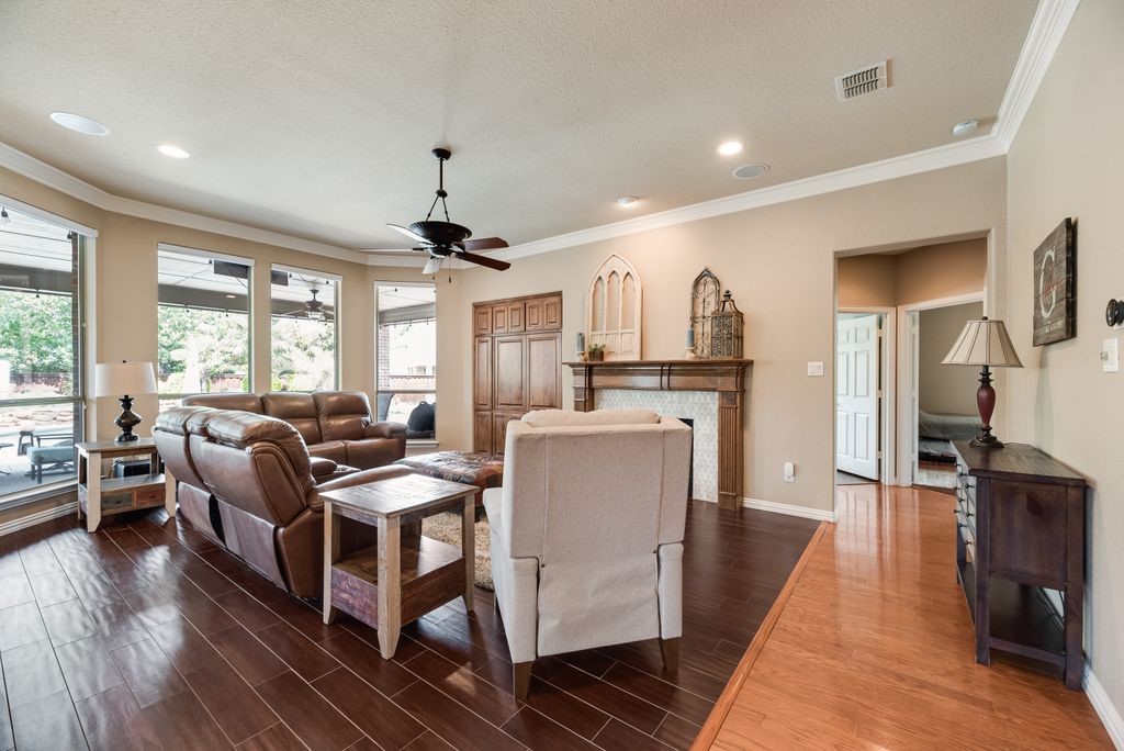 2631 Lakebend Drive Grand Prairie TX 75054