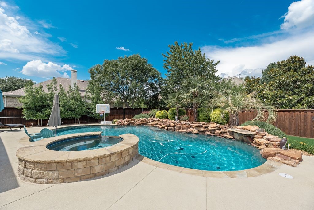 2631 Lakebend Drive Grand Prairie TX 75054