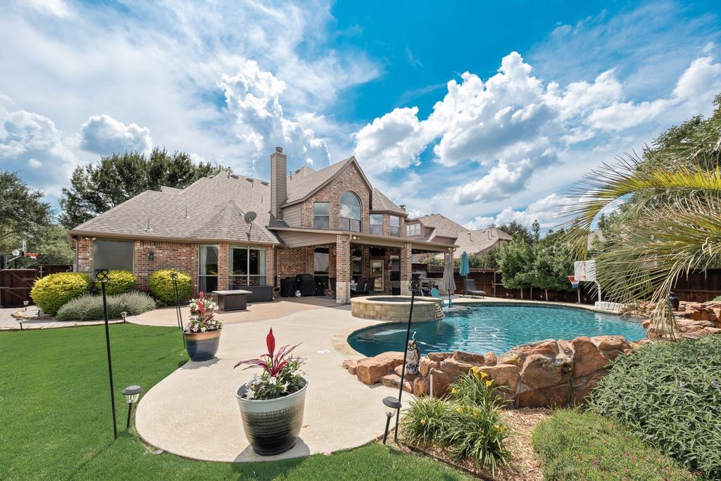 2631 Lakebend Drive Grand Prairie TX 75054