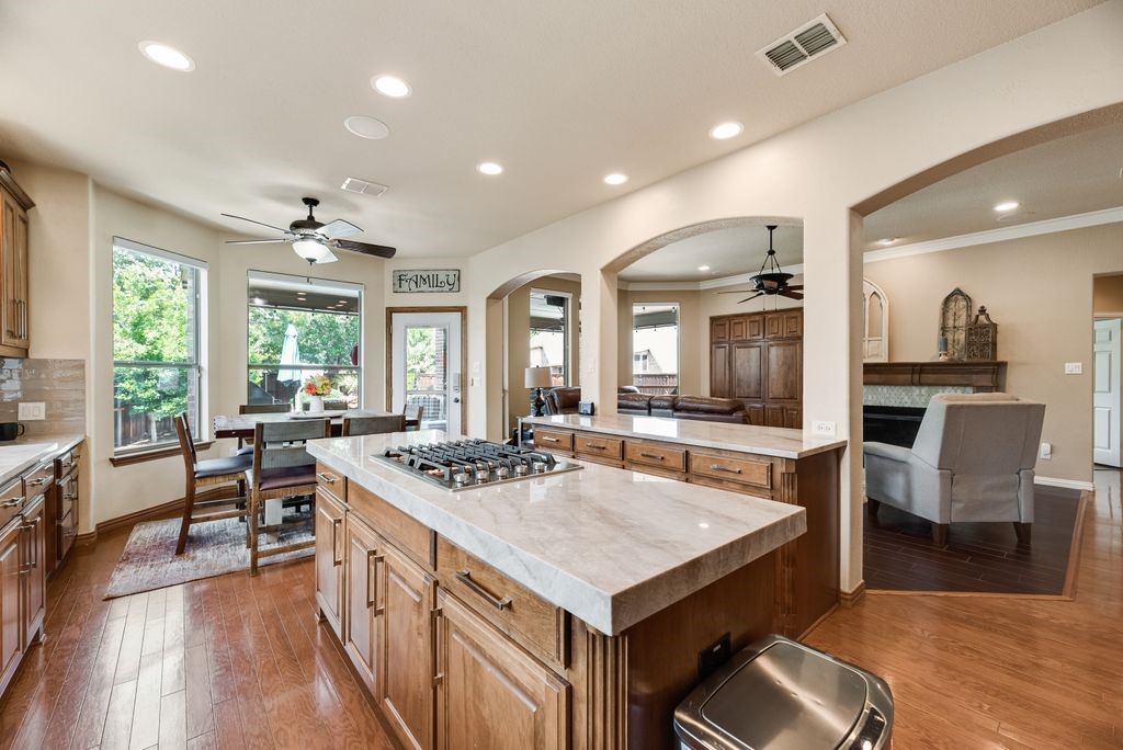 2631 Lakebend Drive Grand Prairie TX 75054
