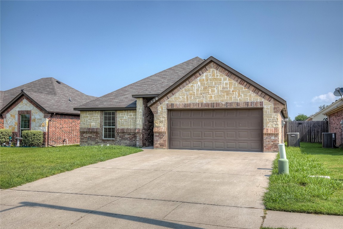 128 Comanche Drive Greenville TX 75402
