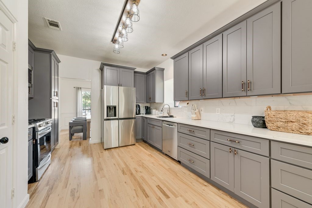 2422 Black Spruce Court Arlington TX 76001