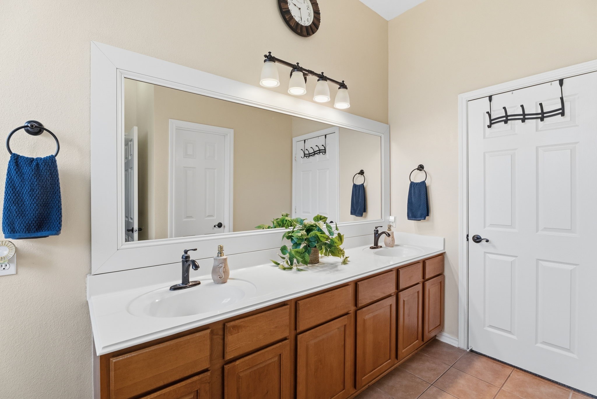 1907 Silver Cove Whitehouse TX 75791