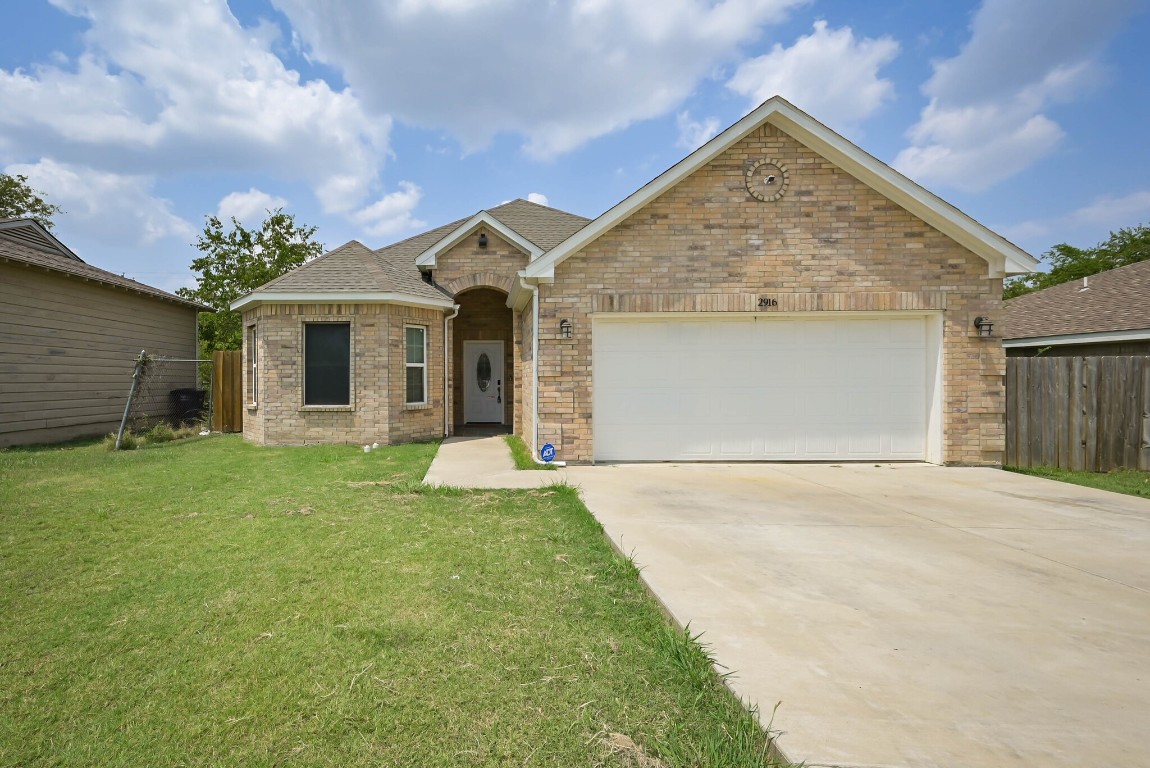 2916 Canberra Court Fort Worth TX 76105