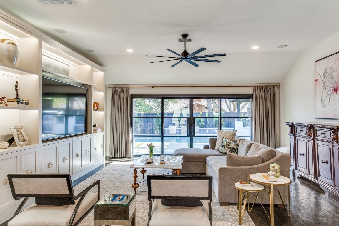 4416 Harvest Hill Road Dallas TX 75244