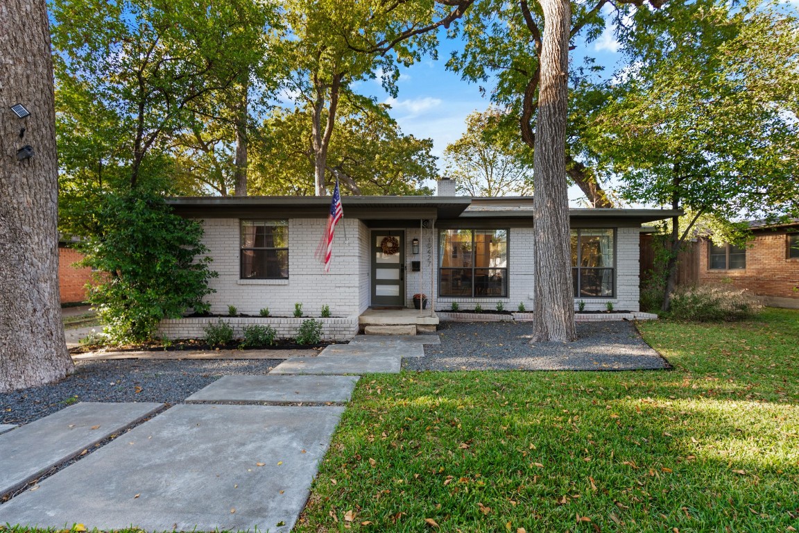 10427 Lake Gardens Drive Dallas TX 75218